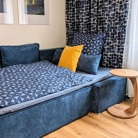 Apartment 13 Gogh *