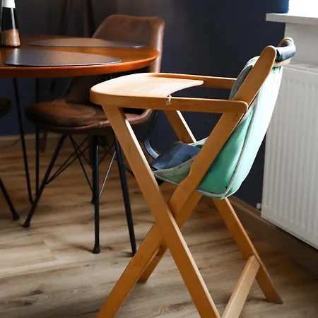 Apartment 13 Gogh